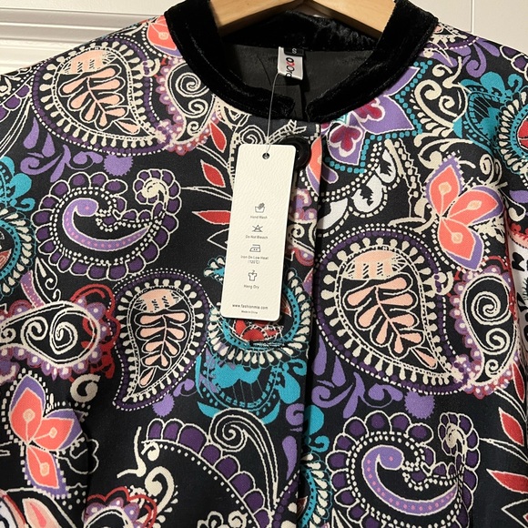 Light summer jacket - new with tags - size small - Picture 2 of 5